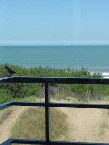 Dptos con servicios en alquiler en Ostende. 2 ambientes, 1 baño y capacidad de 2 a 4 personas. A menos de 50 m de la playa