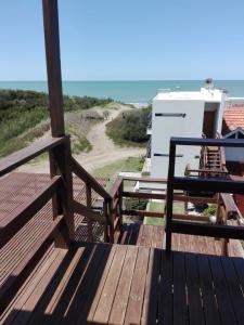 Dptos con servicios en alquiler en Ostende. 2 ambientes, 1 baño y capacidad de 2 a 4 personas. A menos de 50 m de la playa