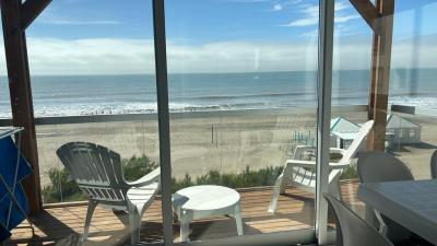 Departamento en alquiler en Ostende. 3 ambientes, 1 baño y capacidad de 2 a 5 personas. A 150 m de la playa