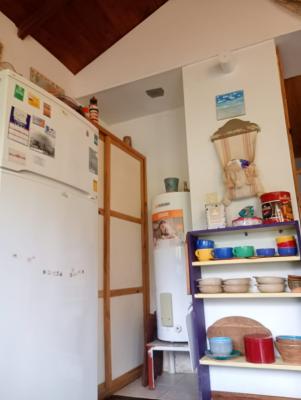 Casa en alquiler en Ostende. 4 ambientes, 1 baño y capacidad de 3 a 5 personas. A 400 m de la playa
