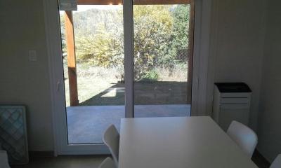 Casa en alquiler en Ostende. 2 ambientes, 1 baño y capacidad de 1 a 2 personas. A 50 m de la playa