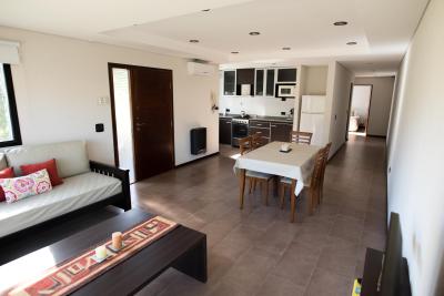 Departamento en alquiler en Ostende. 3 ambientes ( 70 mts ) ambientes, 1 baño y capacidad de 2 a 5 personas. 